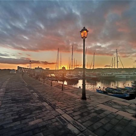Апартаменти Sunny-Harbour Арона Екстер'єр фото